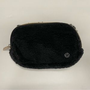 Lululemon Everywhere Fleece Belt Bag